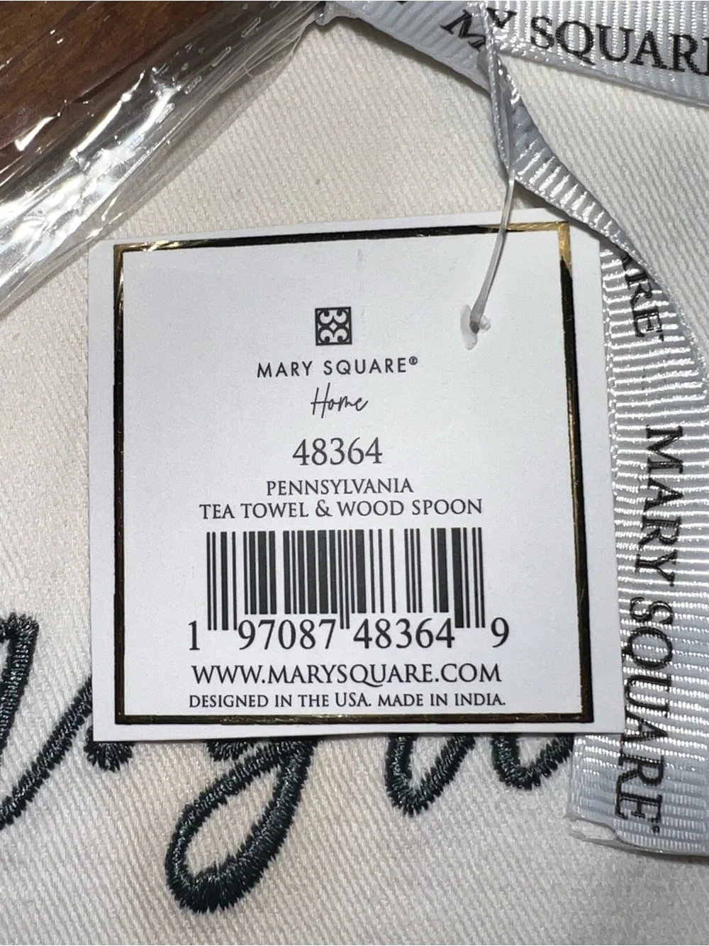 Mary Square “Pennsylvania” Cream Kitchen Towel with Natural Wood Serving Spoon
